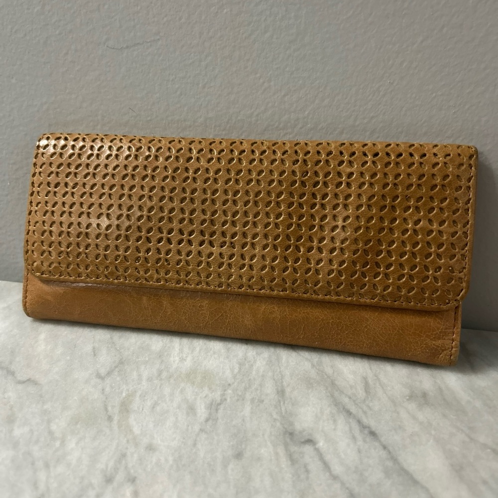 HOBO Wallet with flap closure, Tan leather
